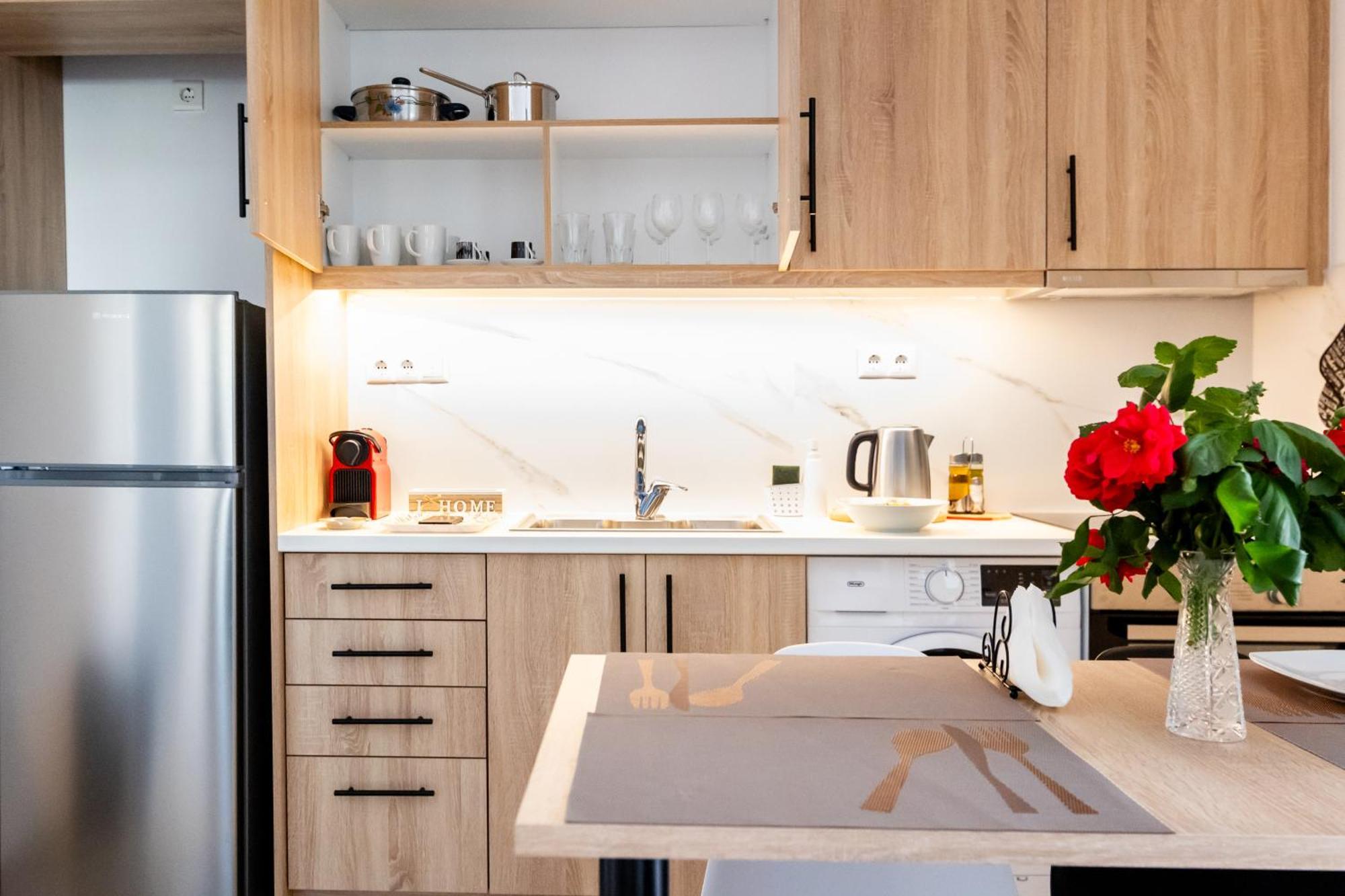 Pagani Urban - Premium Private Apartment Каламата Экстерьер фото